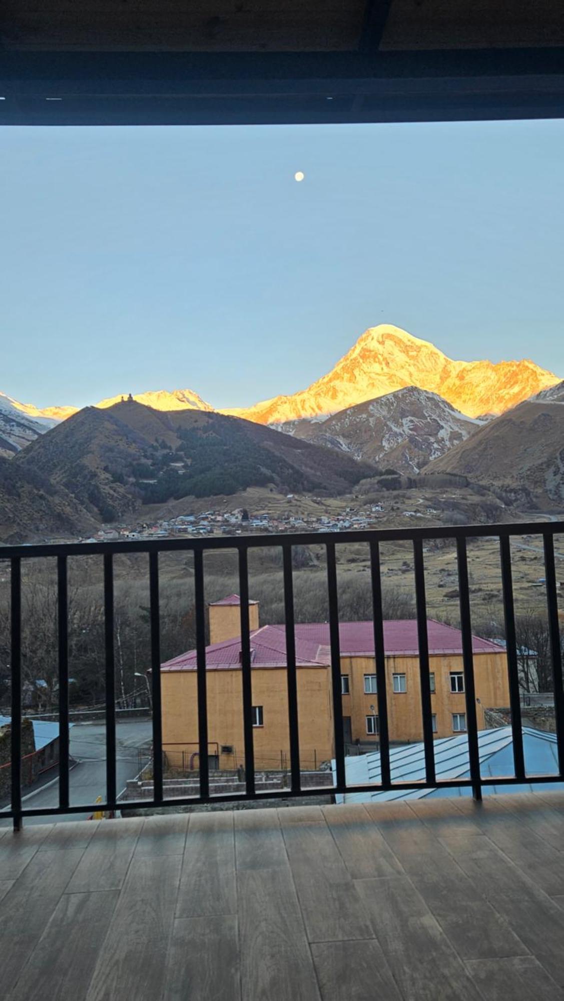 Best View Kazbegi الغرفة الصورة